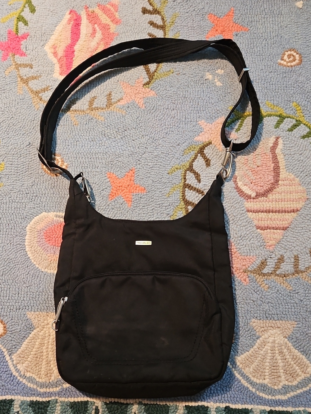 Travelon Black Anti-theft Classic Essential Messenger Bag with Adjustable Strap